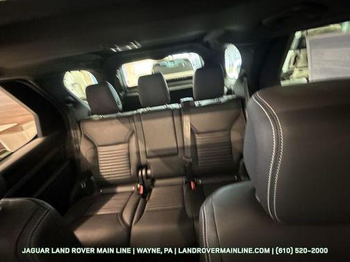 2025 Land Rover Discovery P300 Dynamic SE
