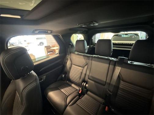 2025 Land Rover Discovery P300 Dynamic SE