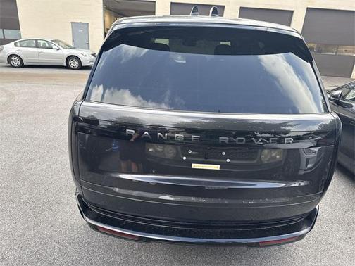 2025 Land Rover Range Rover P400 SE 7 Seat