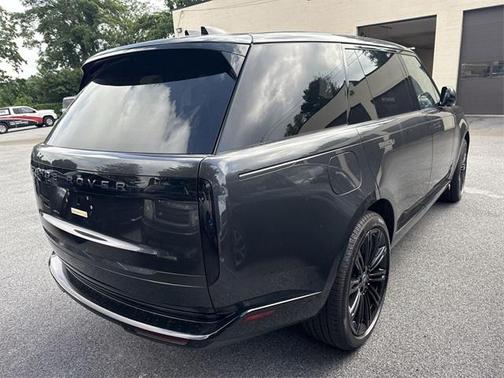 2025 Land Rover Range Rover P400 SE 7 Seat