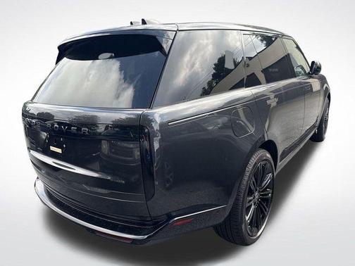 2025 Land Rover Range Rover P400 SE 7 Seat