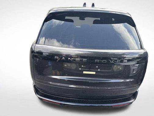 2025 Land Rover Range Rover P400 SE 7 Seat