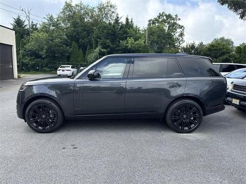 2025 Land Rover Range Rover P400 SE 7 Seat