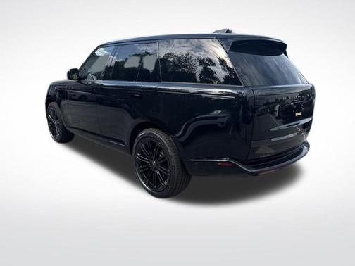2025 Land Rover Range Rover P530 SE