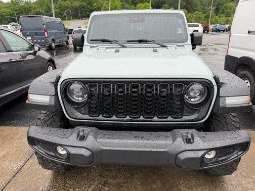 Earl Clearcoat 2024 Jeep Wrangler Sport