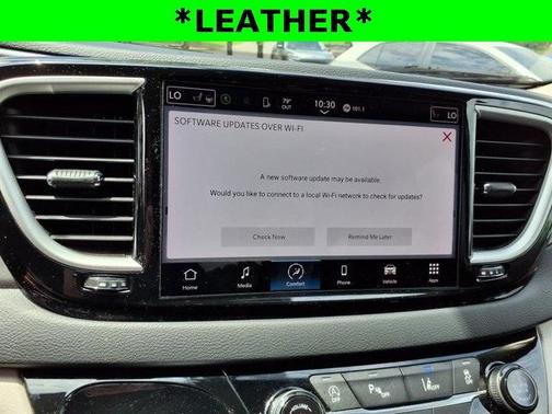 2023 Chrysler Pacifica Touring-L