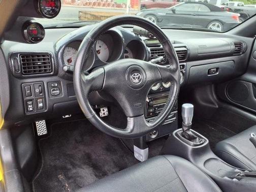 2003 Toyota MR2
