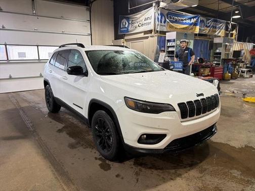 2023 Jeep Cherokee Altitude Lux