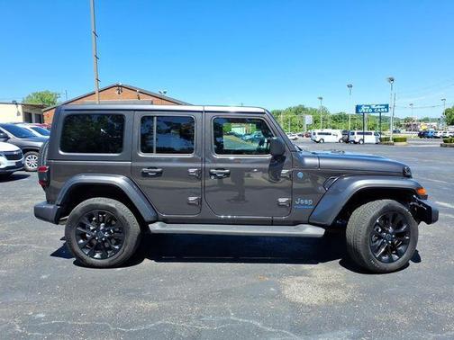 Granite Crystal Clearcoat Metallic 2025 Jeep Wrangler 4xe Sahara