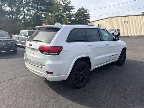 2022 Jeep Grand Cherokee WK Laredo