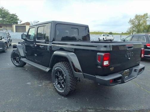 2025 Jeep Gladiator Sport