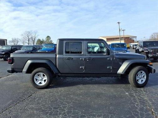 2023 Jeep Gladiator Sport