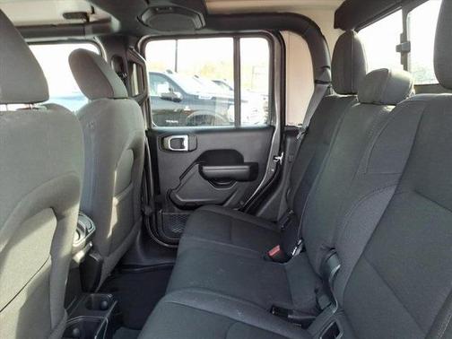 2023 Jeep Gladiator Sport