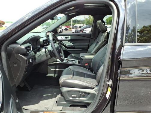 Black Metallic 2024 Ford Explorer ST