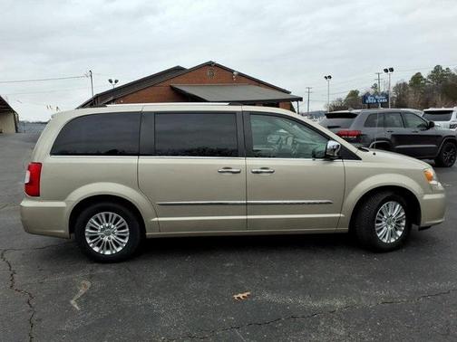 2012 Chrysler Town & Country Limited
