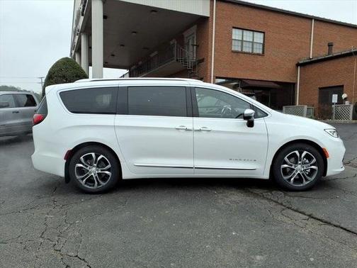 2026 Chrysler Pacifica Pinnacle