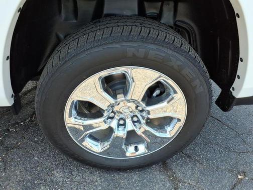 Bright White Clearcoat 2026 RAM 1500 Big Horn/Lone Star