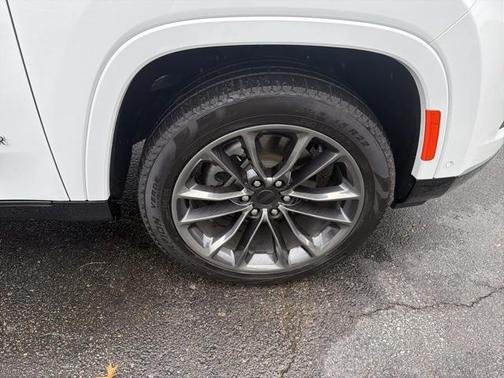 2025 Jeep Grand Wagoneer Series III