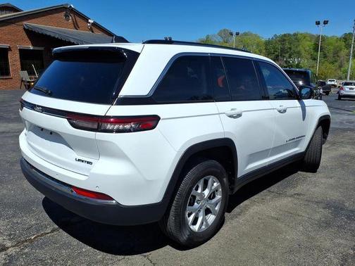 Bright White Clearcoat 2023 Jeep Grand Cherokee Limited