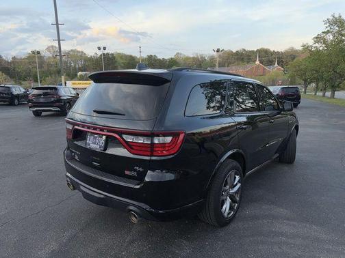DB Black Crystal Clearcoat 2024 Dodge Durango R/T