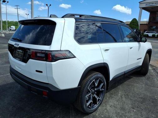 Bright White Clearcoat 2026 Jeep Cherokee Overland