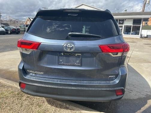2018 Toyota Highlander LE