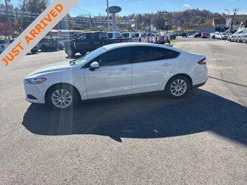 2016 Ford Fusion S