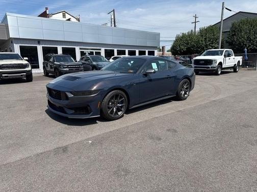 2025 Ford Mustang Dark Horse