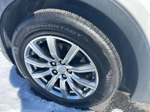 2022 Cadillac XT4 Premium Luxury