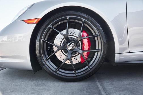 2017 Porsche 911 Carrera 4S