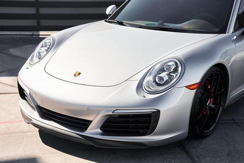 2017 Porsche 911 Carrera 4S