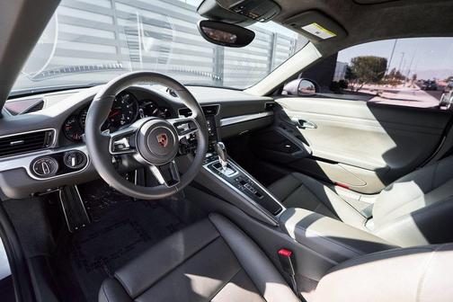 2017 Porsche 911 Carrera 4S