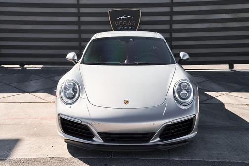 2017 Porsche 911 Carrera 4S