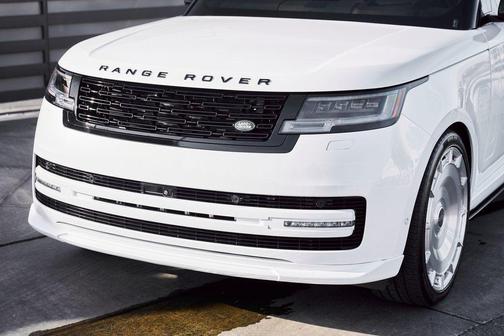 Ostuni Pearl White Premium Metallic 2025 Land Rover Range Rover P530 SE