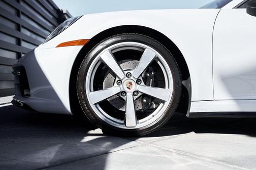 2024 Porsche 911 Carrera 4S Cabriolet
