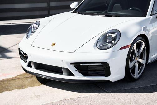 2024 Porsche 911 Carrera 4S Cabriolet