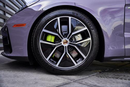 2025 Porsche Panamera 4