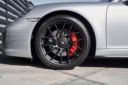 2019 Porsche 911 Carrera GTS