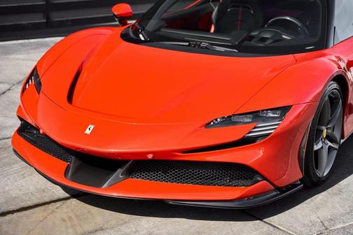 2021 Ferrari SF90 Stradale Base