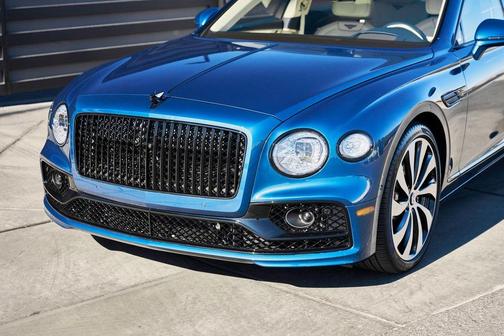 2024 Bentley Flying Spur Mulliner V8