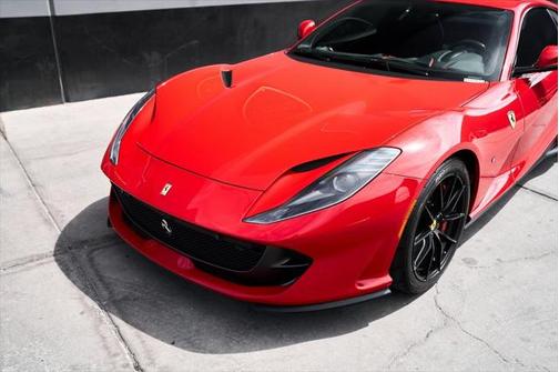 2018 Ferrari 812 Superfast Base