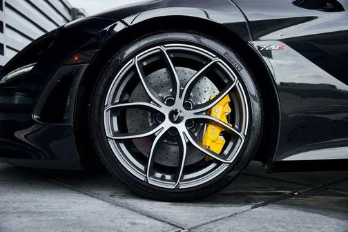 2021 McLaren 720S Base