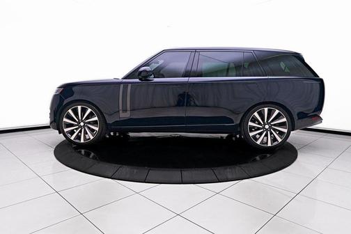 2023 Land Rover Range Rover P530 SE
