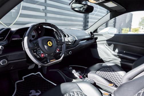 2017 Ferrari 488 GTB Base