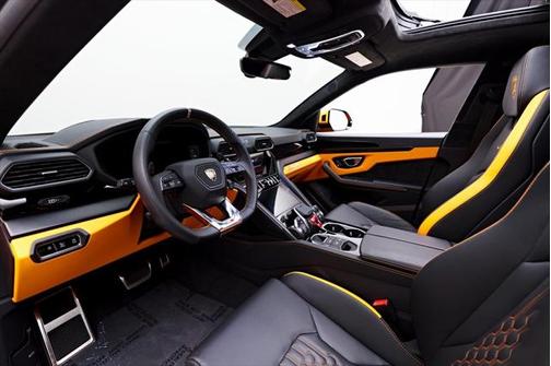 2023 Lamborghini Urus S