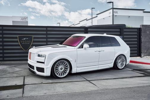 Arctic White 2026 Rolls-Royce Cullinan