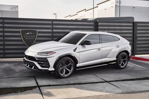 2021 Lamborghini Urus Graphite Capsule