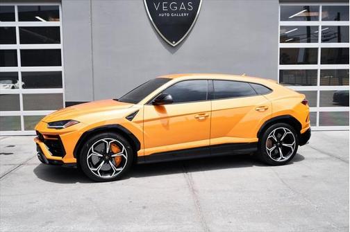 2022 Lamborghini Urus Graphite Capsule