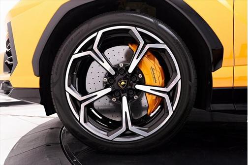 2022 Lamborghini Urus Graphite Capsule
