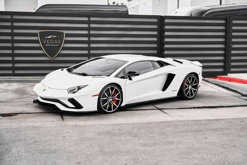 Bianco Isis 2018 Lamborghini Aventador S Base